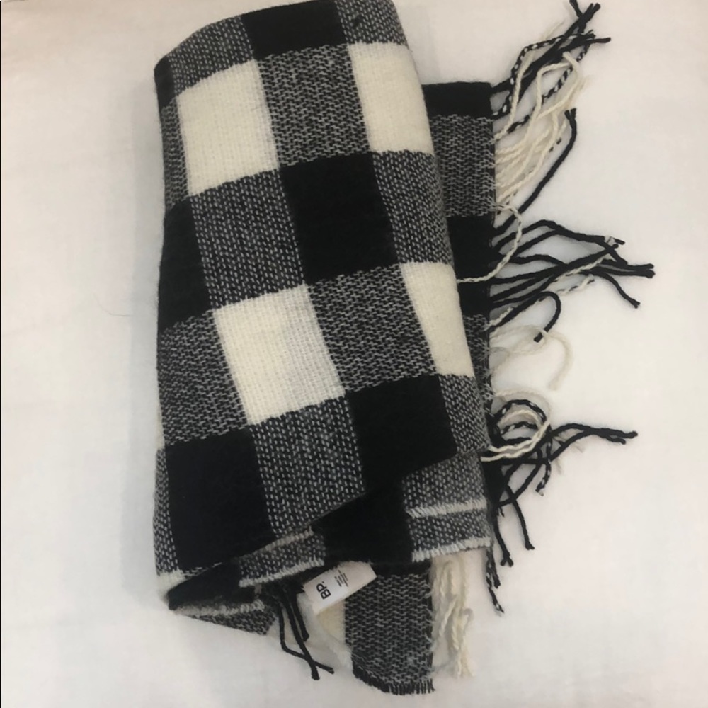 BP Scarf NWOT - Picture 3 of 5
